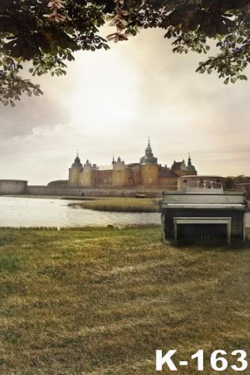 River by the Castle Piano on the Grassland Scenic Photography Background Props
